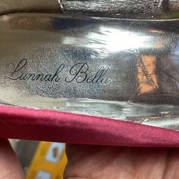 Lunnah Bella Pink Textile and Rhinestone Pointed Toe Shoe High Heel Size 8.5 M - Picture 4 of 10